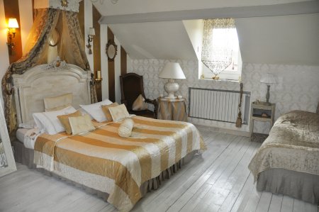 The Montespan guestroom in Clos st paul b&b