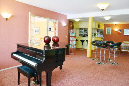 Piano-Bar at the Altina Hotel near Giverny