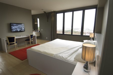 superior room at the hotel de la corniche de rolleboise