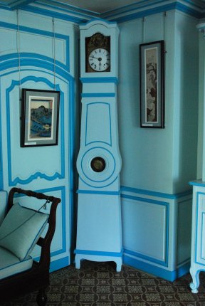 The blue sitting room in Giverny Monet House